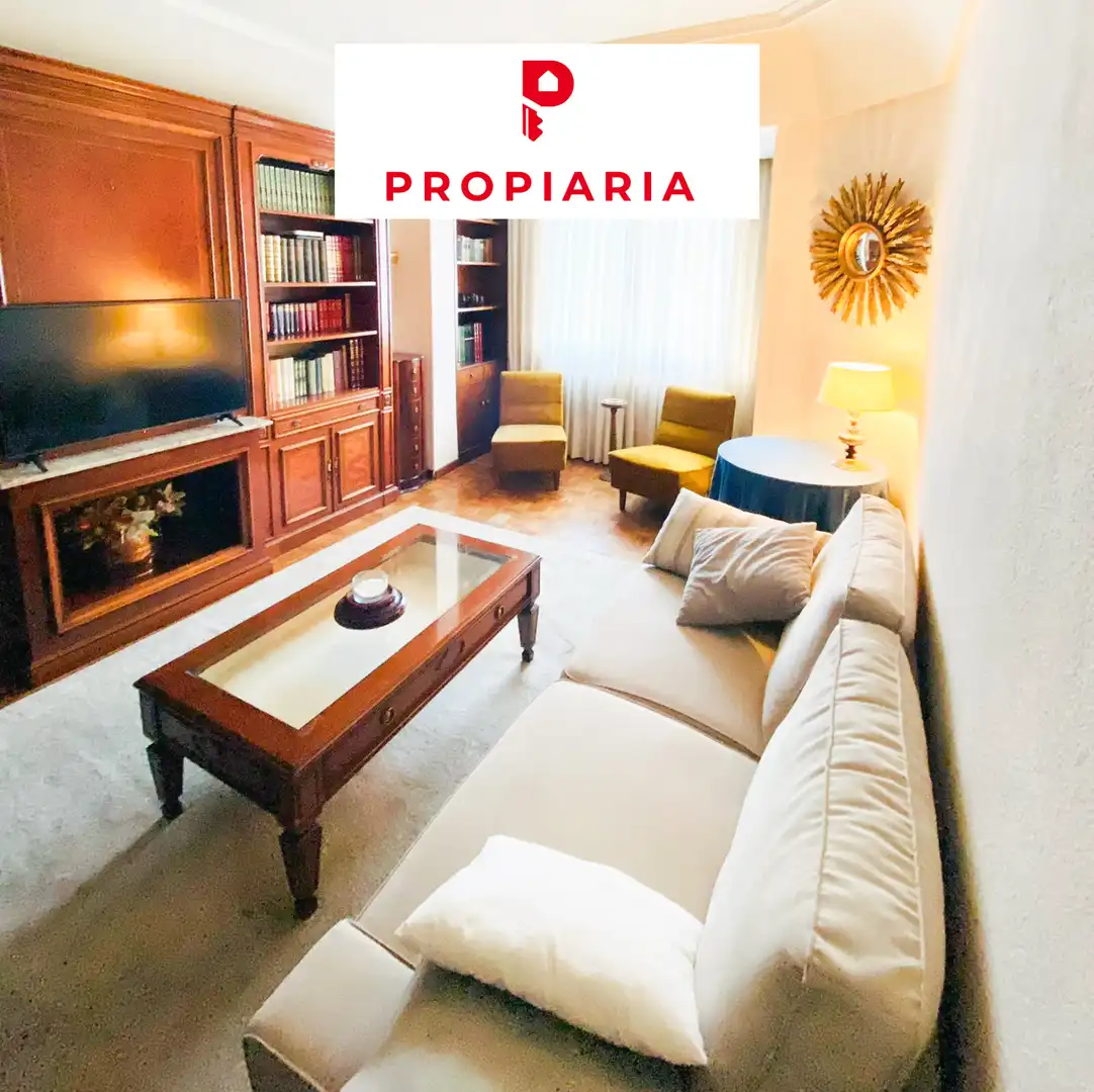 Sala de estar de Piso para compartir en Madrid con Calefacción, Parquet y Amueblado