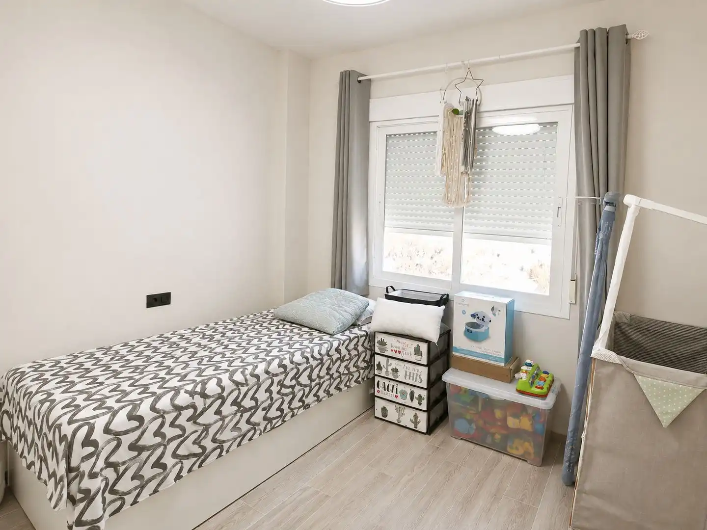 Habitación de Casa adosada en venta en Almuñécar con Aire acondicionado, Terraza y Balcón
