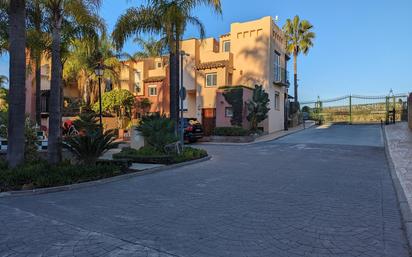 Exterior view of Single-family semi-detached for sale in Marbella  with Air Conditioner, Heating and Terrace