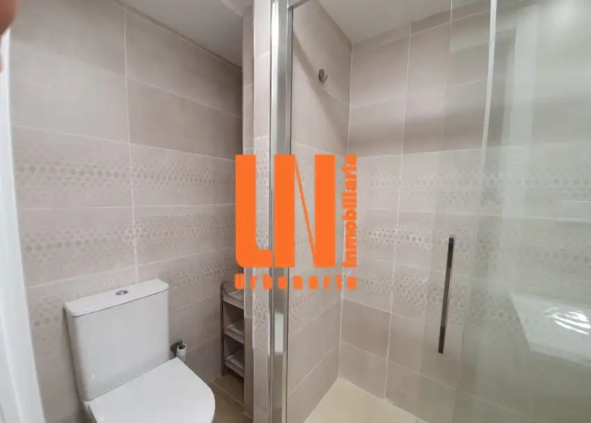 Bathroom of Study for rent in Villanueva de la Cañada  with Air Conditioner, Heating and Private garden