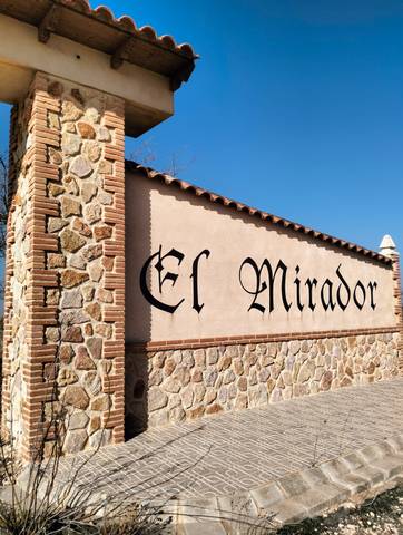 Terreno residencial en Venta en Avenida los Toreros, 19 en Munera