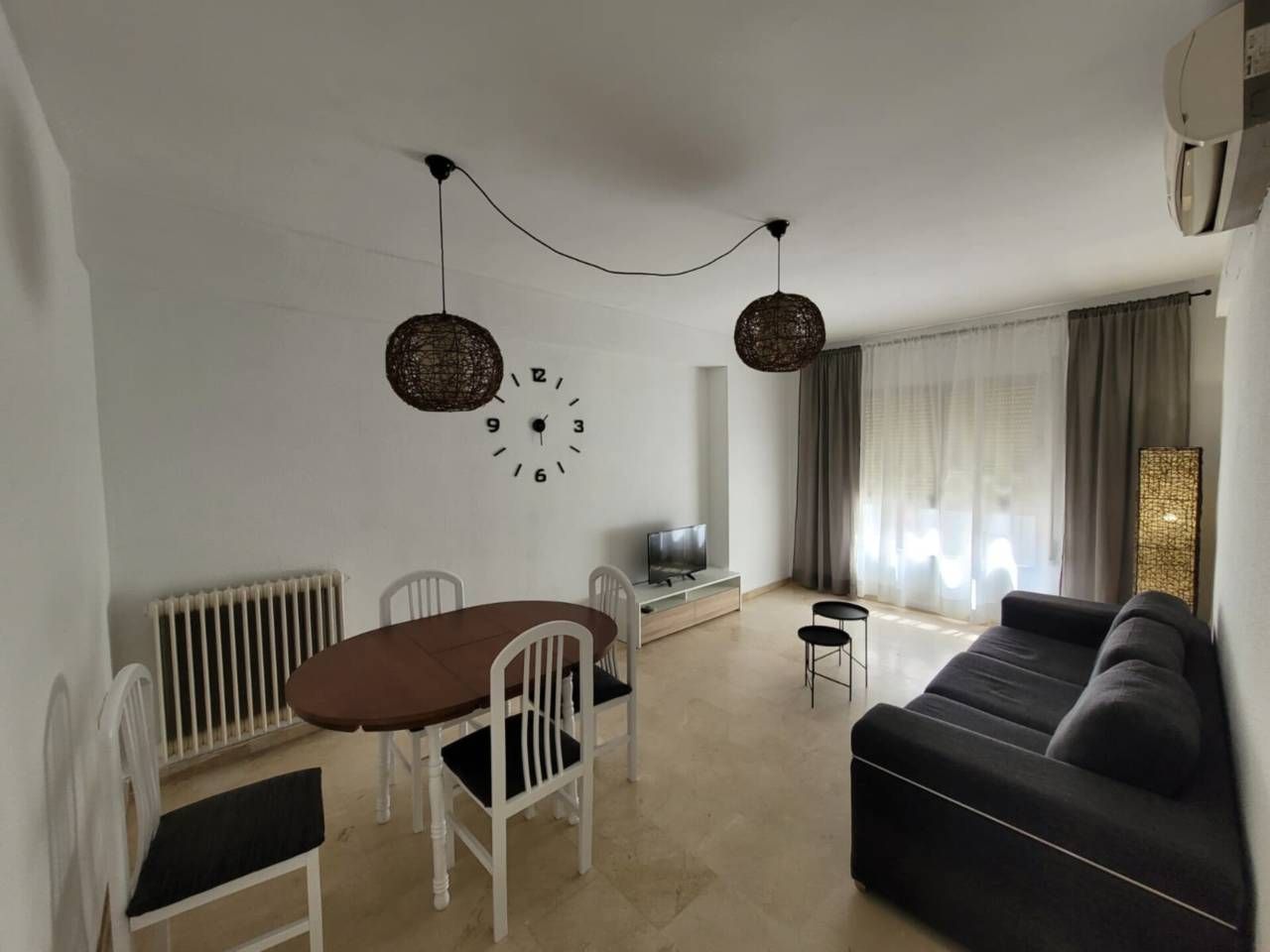 Sala d'estar de Pis de lloguer en Baza amb Aire condicionat i Calefacció