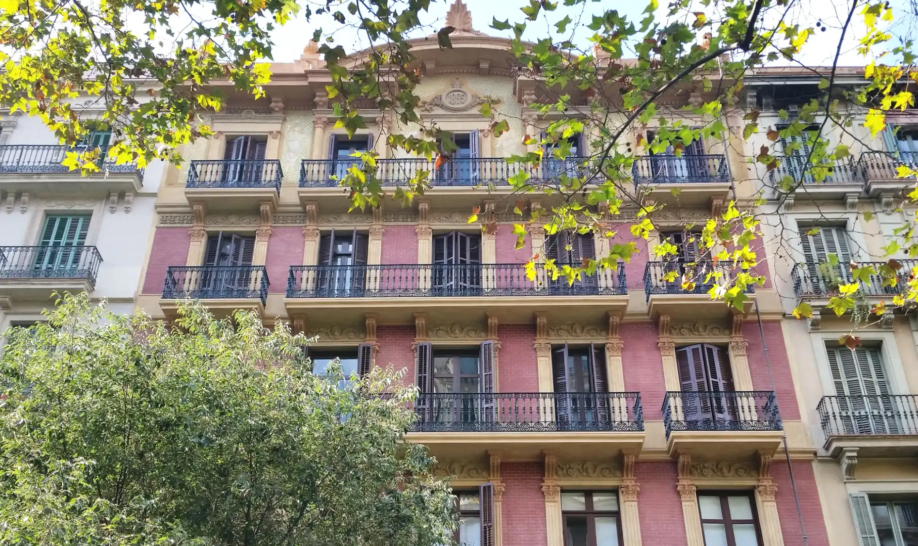 Außenansicht von Büro zur Miete in Barcelona mit Heizung und Internet