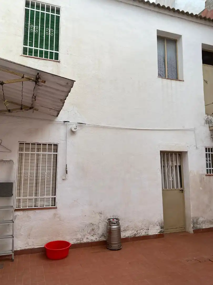 Vista exterior de Casa o xalet en venda en Jaén amb Terrassa, Moblat i Balcó
