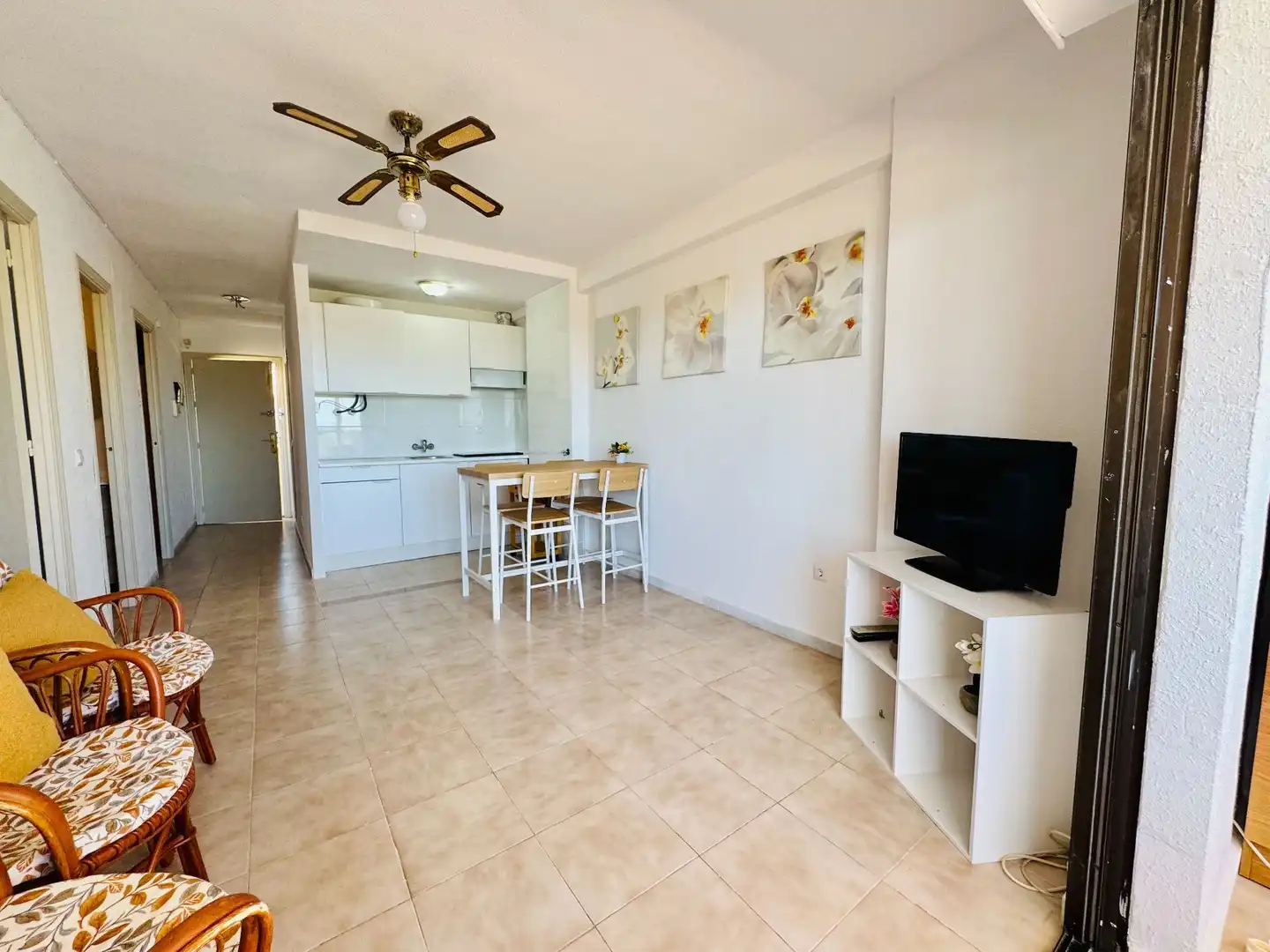 Living room of Apartments for sale in Torrevieja  with Heating, Terrace and Furnished