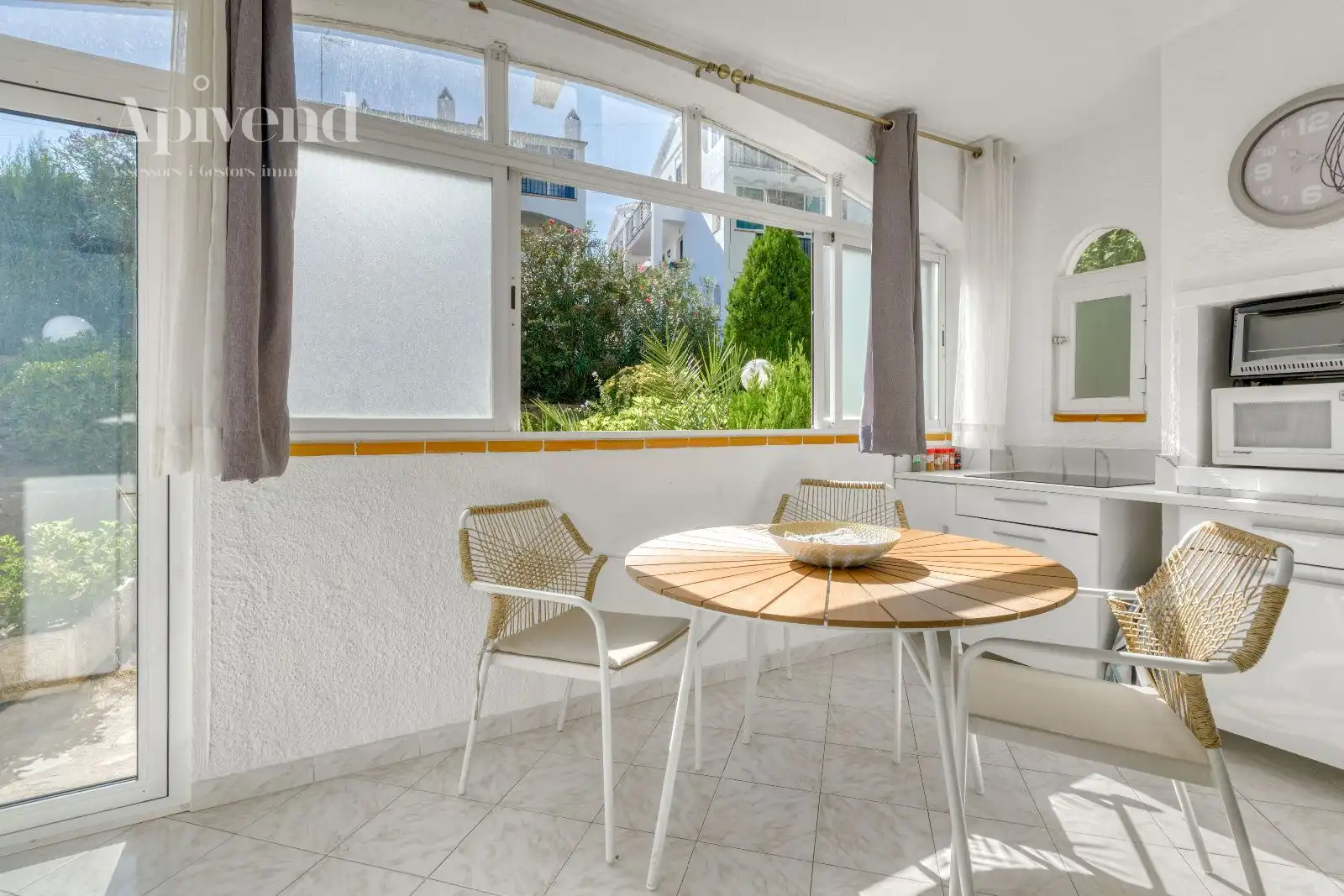 Flat with pool for sale in Josep Carner