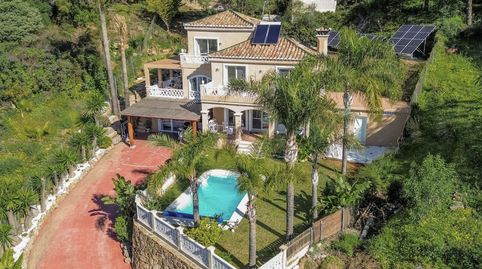 Villa Independiente con vistas al mar en Estepona
