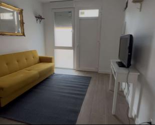 Living room of Study to share in  Madrid Capital  with Air Conditioner and Terrace