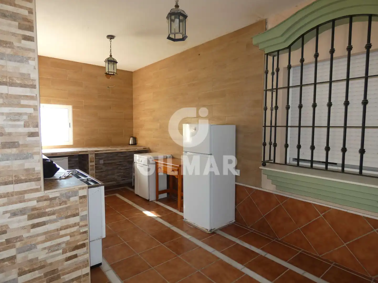 Cuina de Casa o xalet de lloguer en El Puerto de Santa María amb Aire condicionat, Jardí privat i Piscina