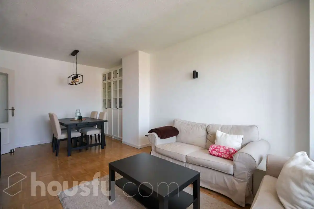 Living room of Flat for rent in Madrid  with Air Conditioner, Heating and Furnished