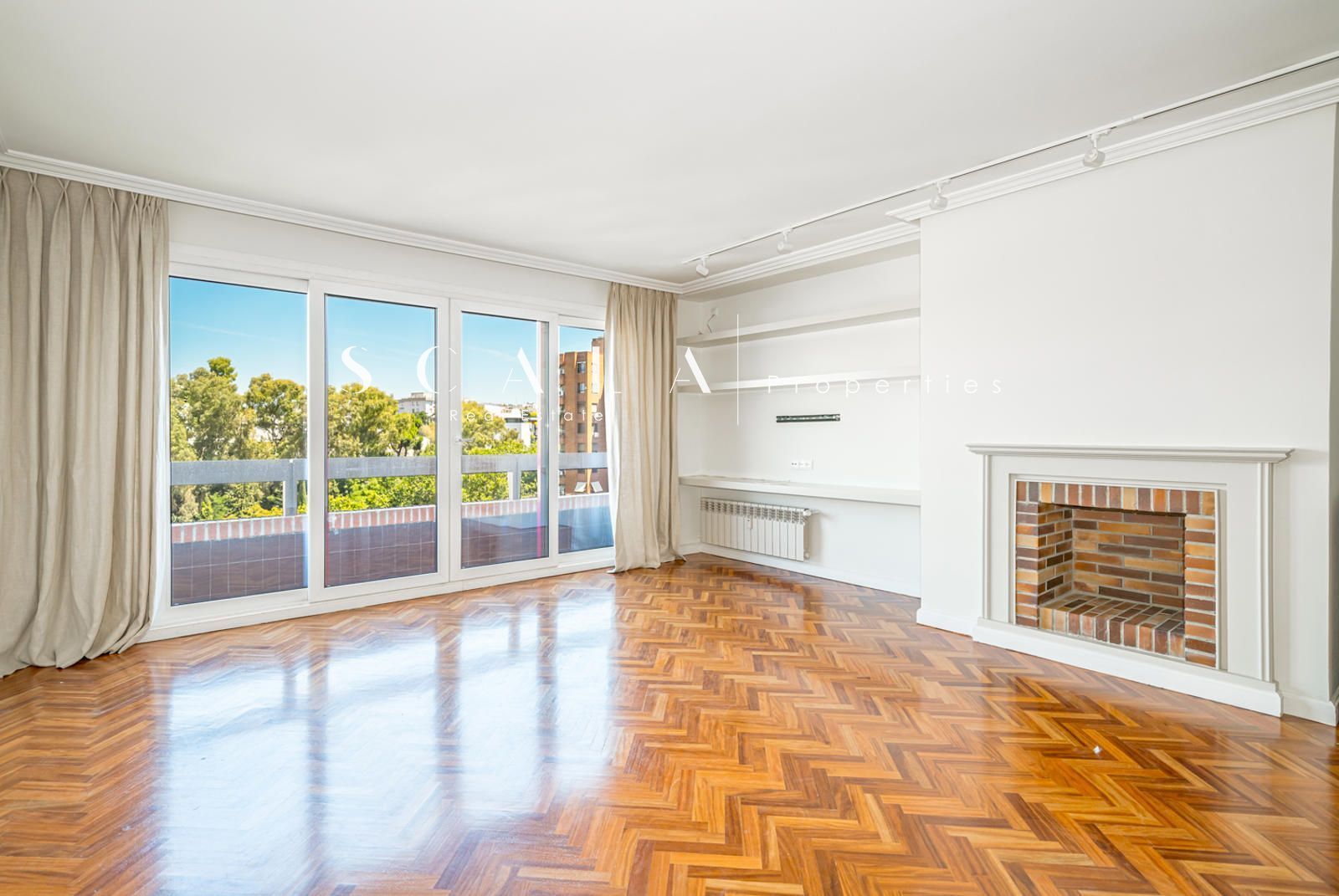 Sala d'estar de Pis de lloguer en  Madrid Capital amb Aire condicionat, Calefacció i Parquet
