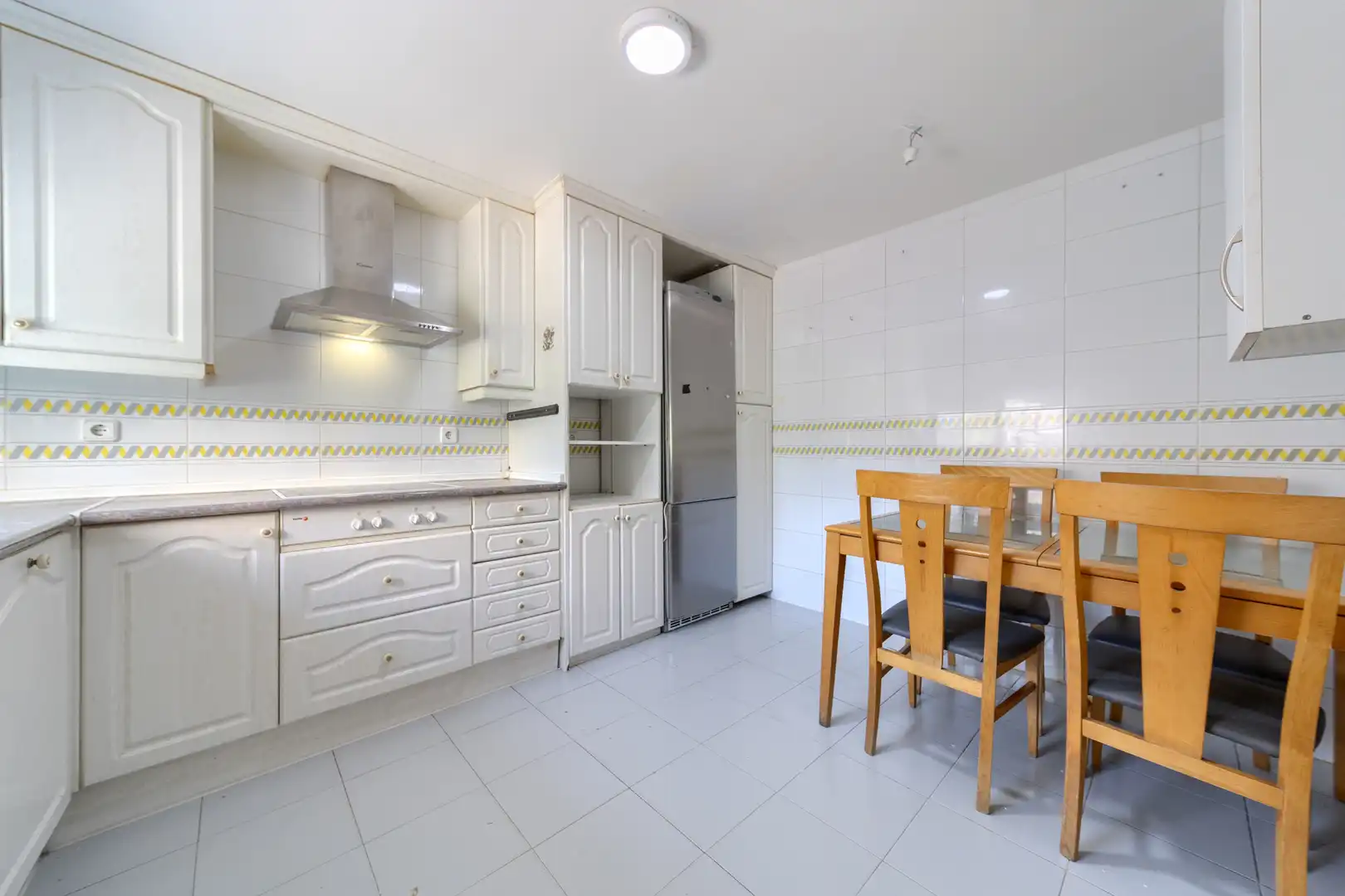 Cocina de Casa adosada en venta en Madrid con Aire acondicionado, Calefacción y Terraza