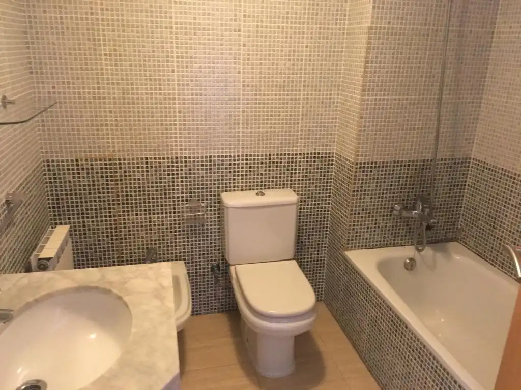 Baño de Piso en venta en Girona