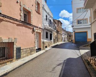 Vista exterior de Casa adosada en venda en Carboneras de Guadazaón amb Terrassa i Traster