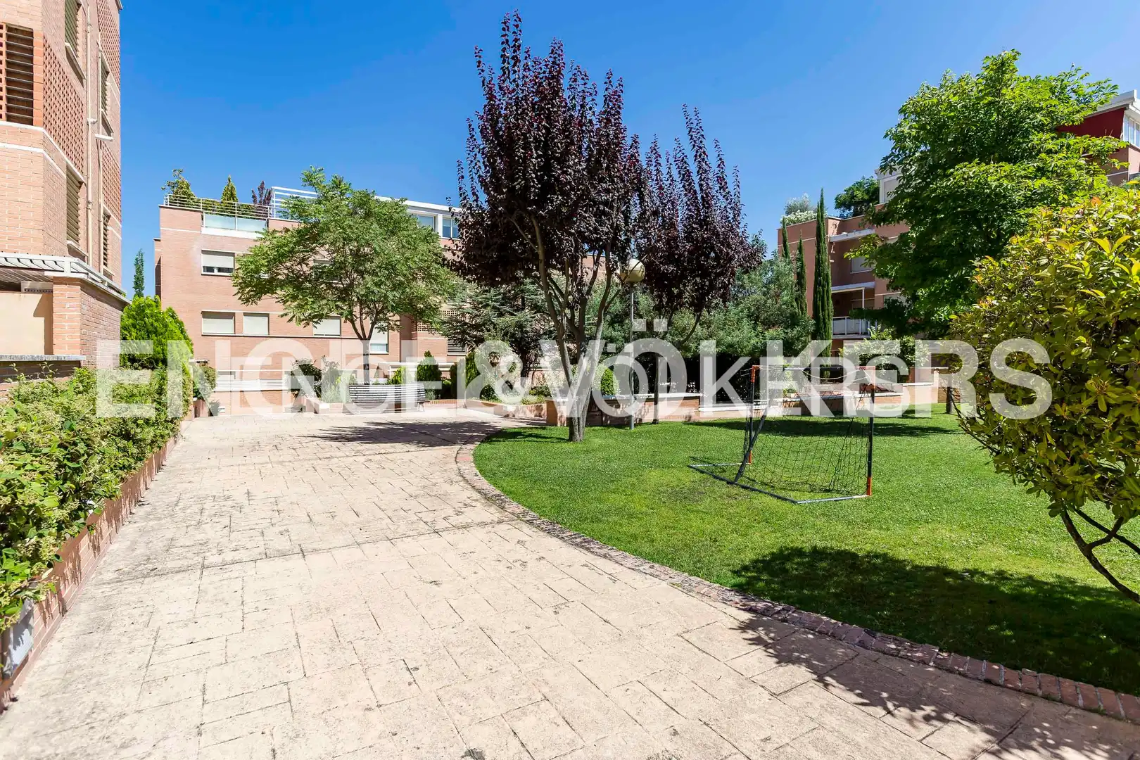 Vista exterior de Dúplex en venda en Madrid amb Aire condicionat, Calefacció i Terrassa