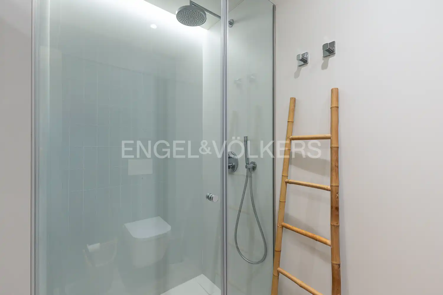 Bathroom of Flat for sale in Pedreguer  with Air Conditioner, Heating and Private garden