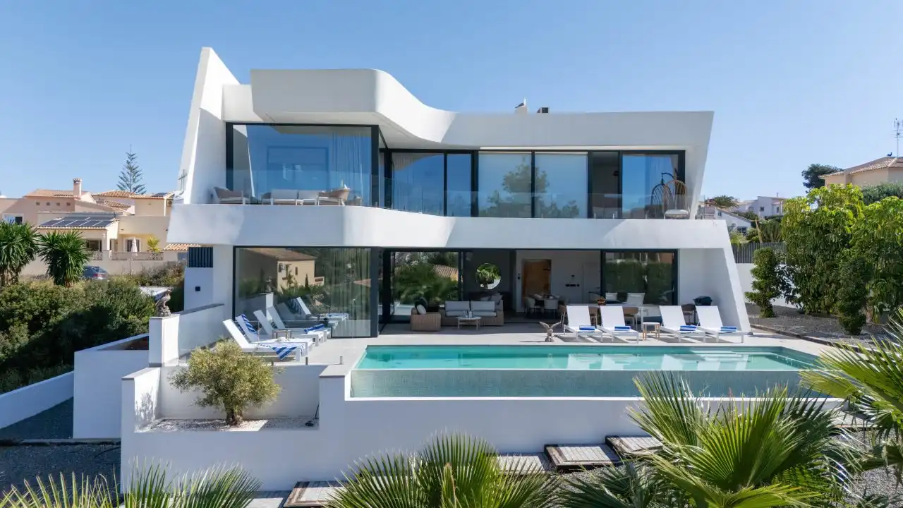 Chalet con terraza en venta en Marisol Park - Ortembach - Los Almendros