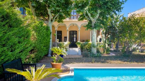 Propiedad modernista con jardín y piscina en Argentona  Costa BCN