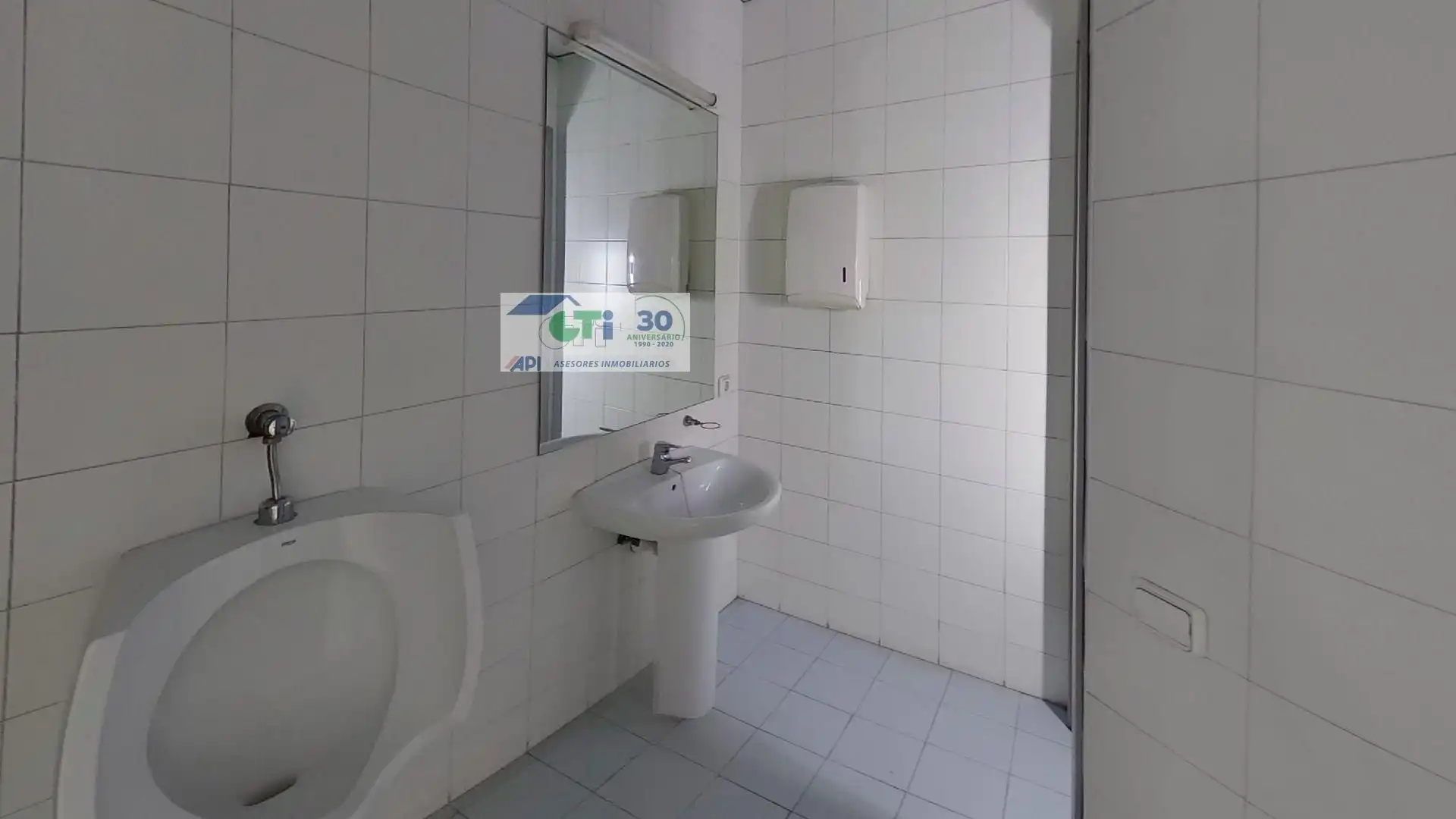 Badezimmer von Geschaftsraum zur Miete in Zaragoza