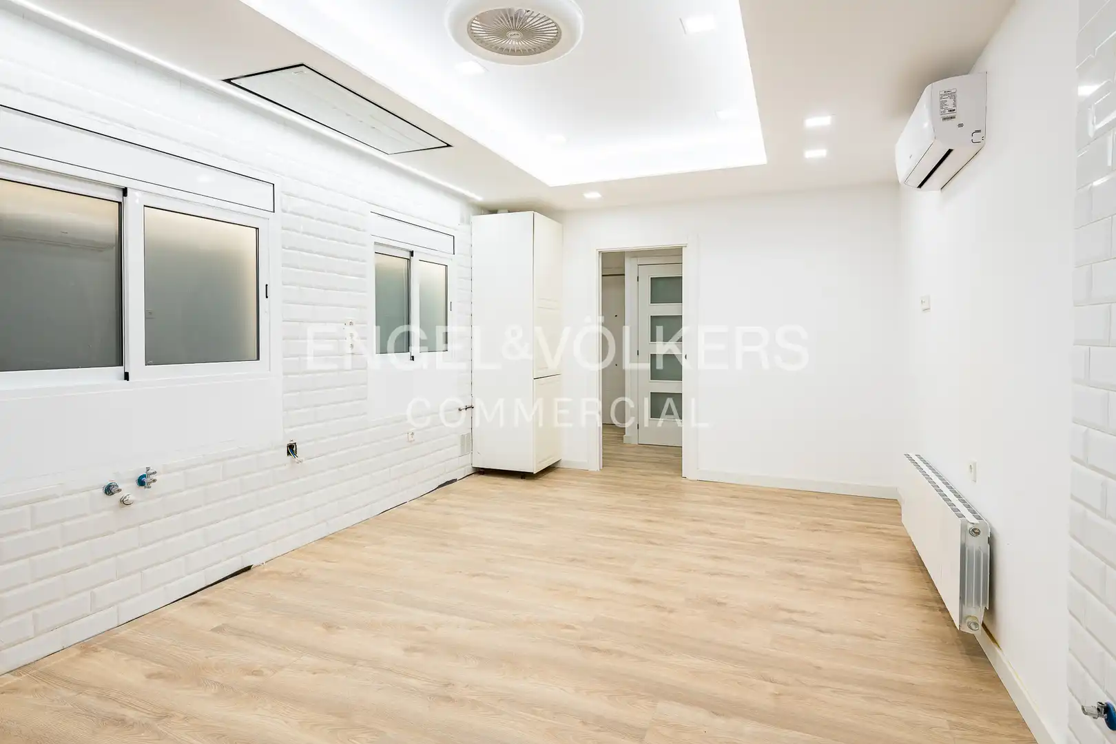 Büro zum Verkauf in Barcelona mit Klimaanlage