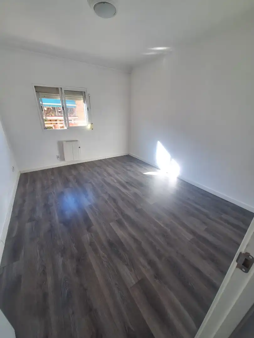 Schlafzimmer von Wohnung zum Verkauf in Madrid mit Heizung und Ofen