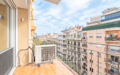 Exterior view of Flat for sale in  Barcelona Capital  with Air Conditioner, Terrace and Balcony