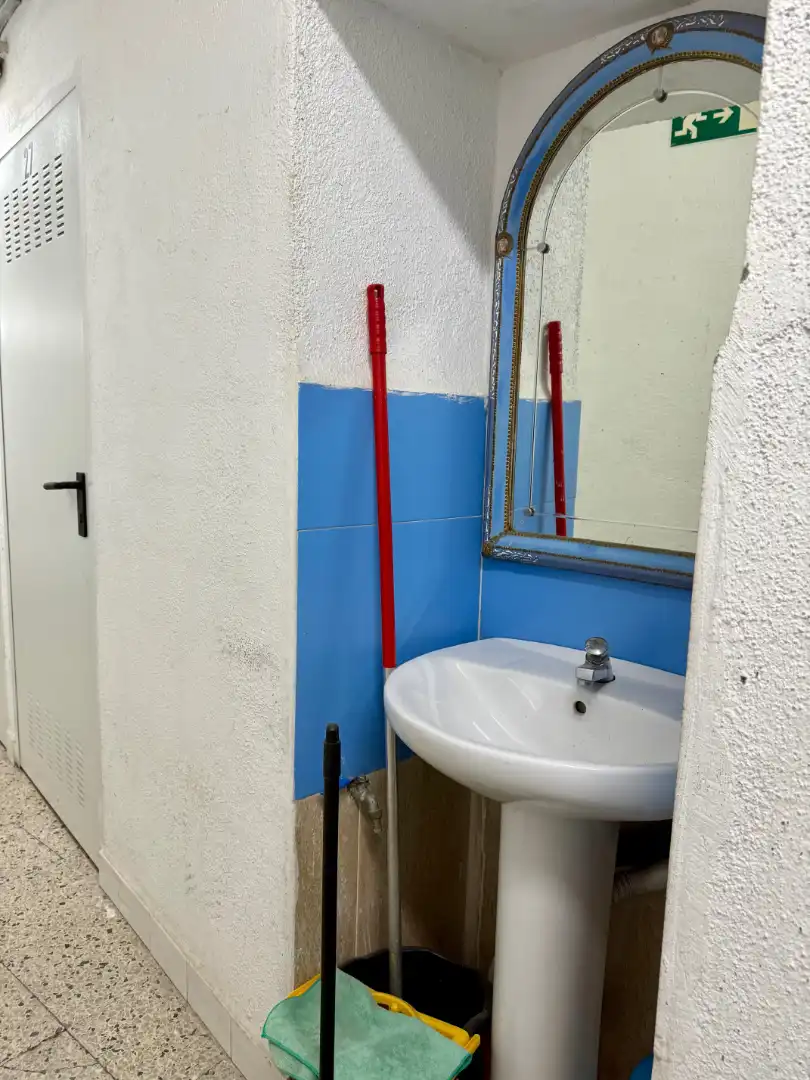 Badezimmer von Lagerraum zum Verkauf in Barakaldo 