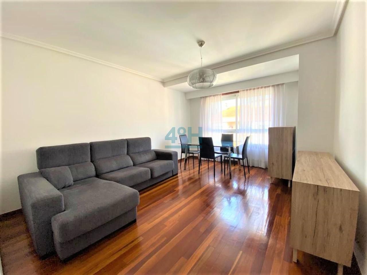 Living room of Flat to rent in Ourense Capital   with Heating, Parquet flooring and Storage room