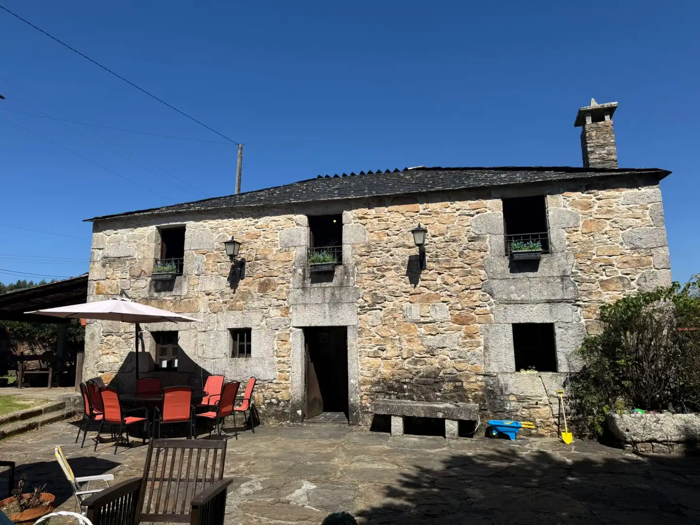Vista exterior de Casa o xalet en venda en Outeiro de Rei amb Calefacció, Jardí privat i Piscina