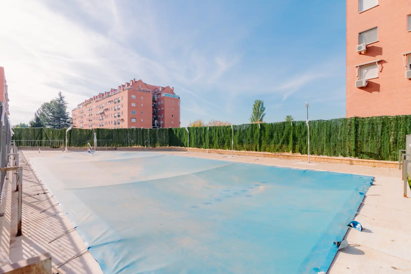 Piscina de Àtic en venda en Alcalá de Henares amb Jardí privat, Terrassa i Alarma