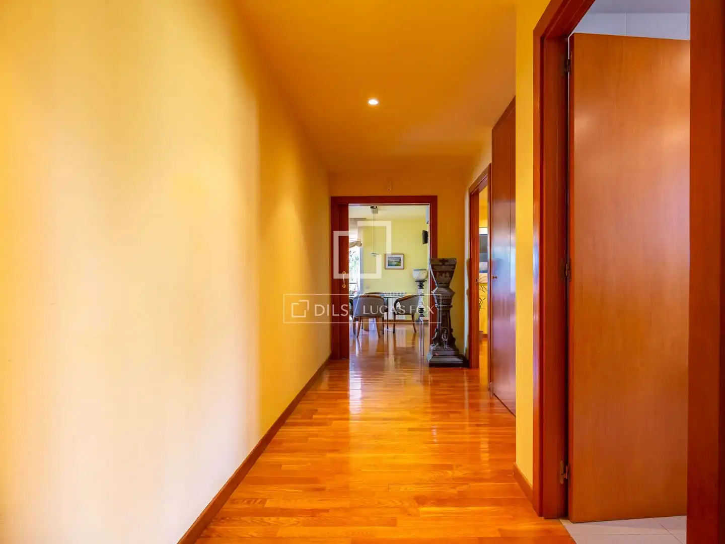 Flat for sale in Esplugues de Llobregat  with Air Conditioner, Heating and Private garden