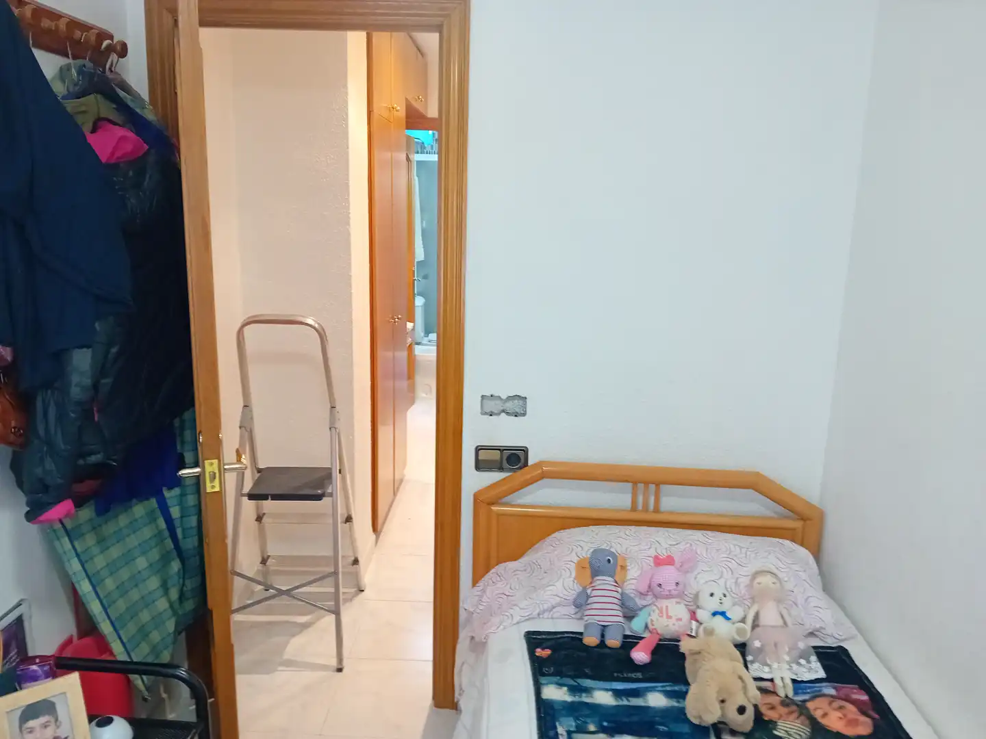 Habitación de Casa adosada en venta en Salt con Calefacción, Terraza y Trastero