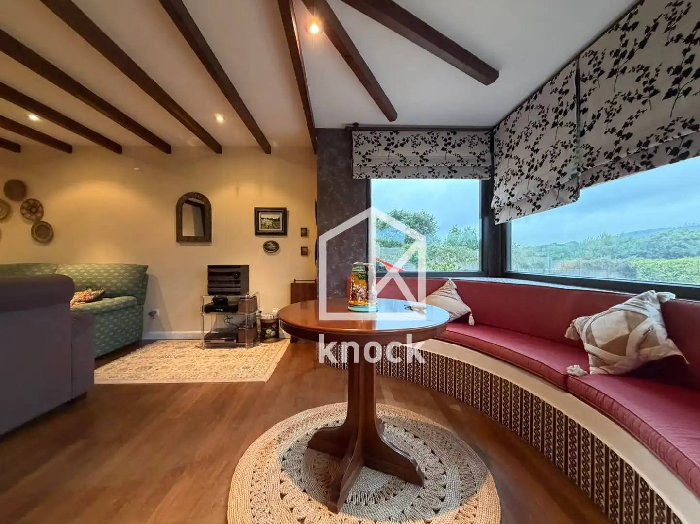 Sala d'estar de Casa o xalet en venda en Villaviciosa amb Calefacció, Jardí privat i Parquet