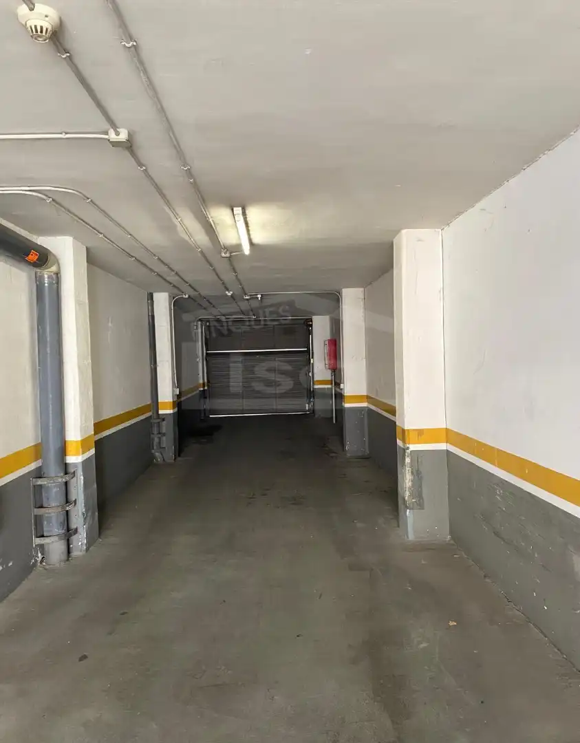 Einzelparkplatz zum Verkauf in Carrer de Còrsega, imagen 9