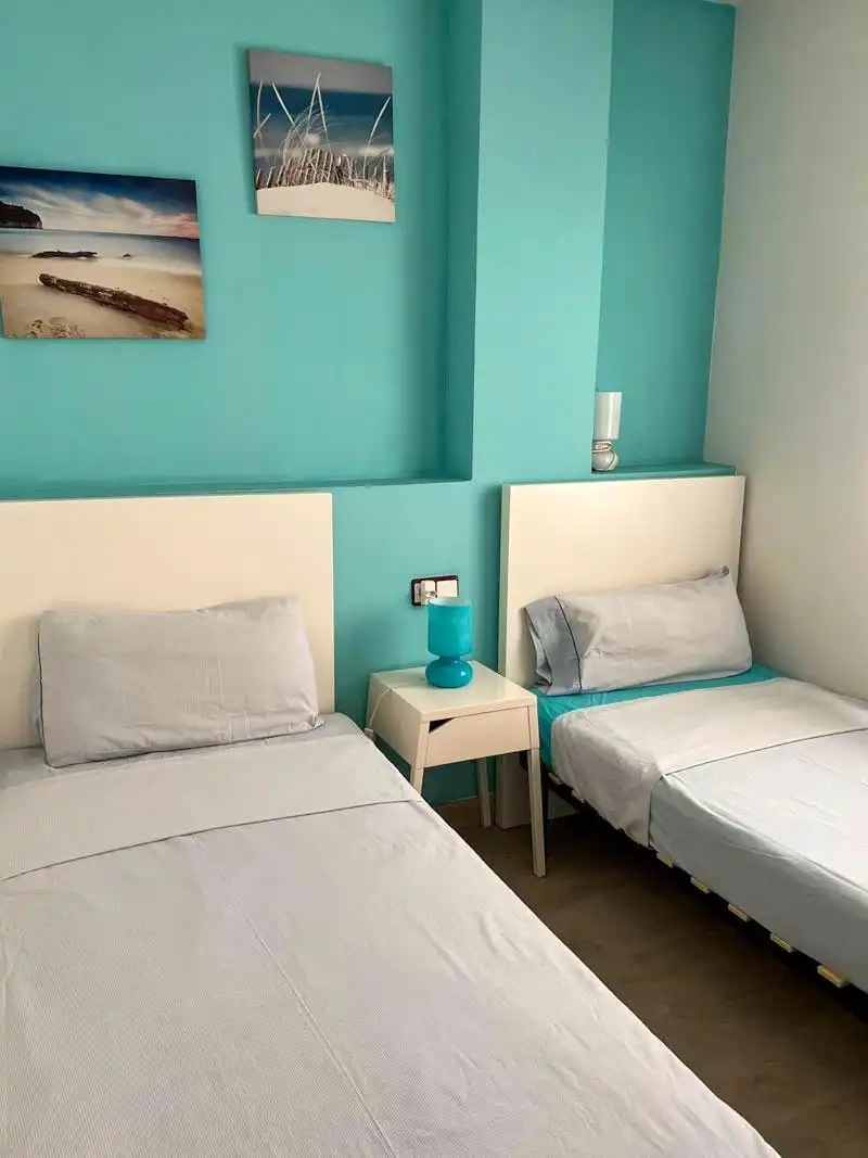 Dormitori de Pis de lloguer en Torrevieja amb Aire condicionat, Moblat i Balcó