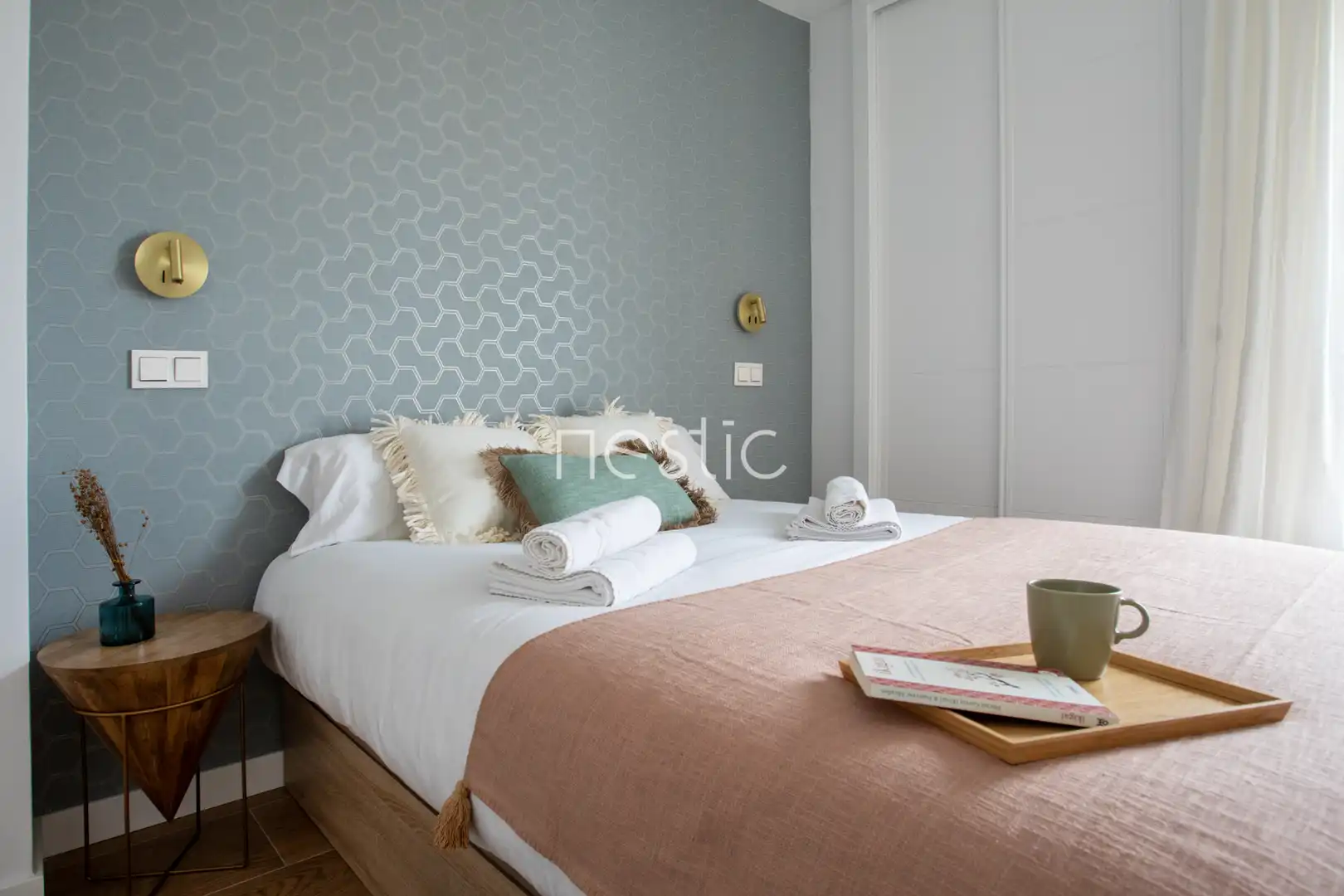 Dormitori de Apartament de lloguer en Madrid amb Aire condicionat, Calefacció i Terrassa