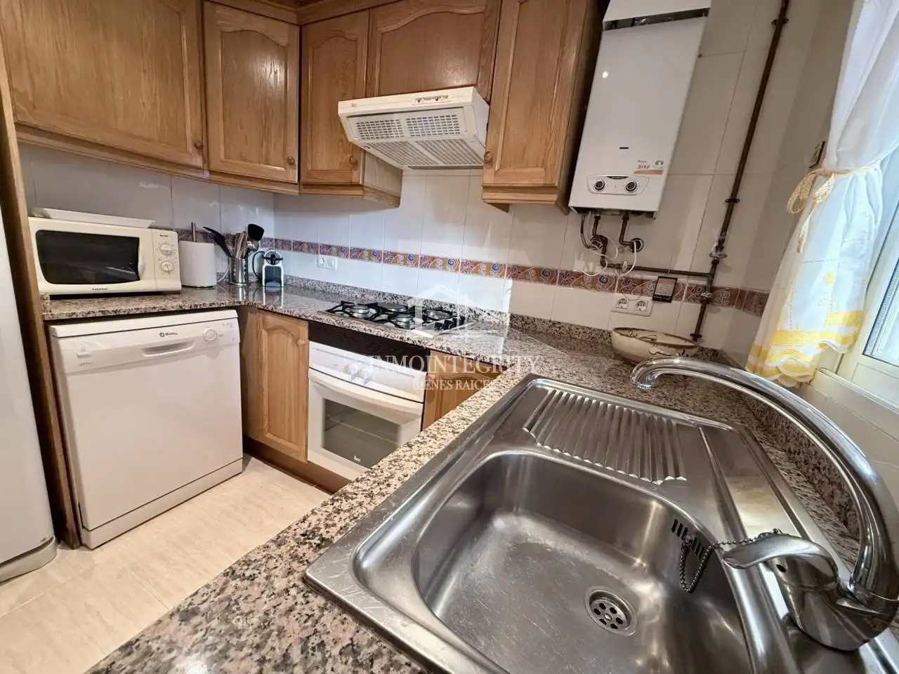 Apartament amb piscina en venda a Calle Amplaries 27