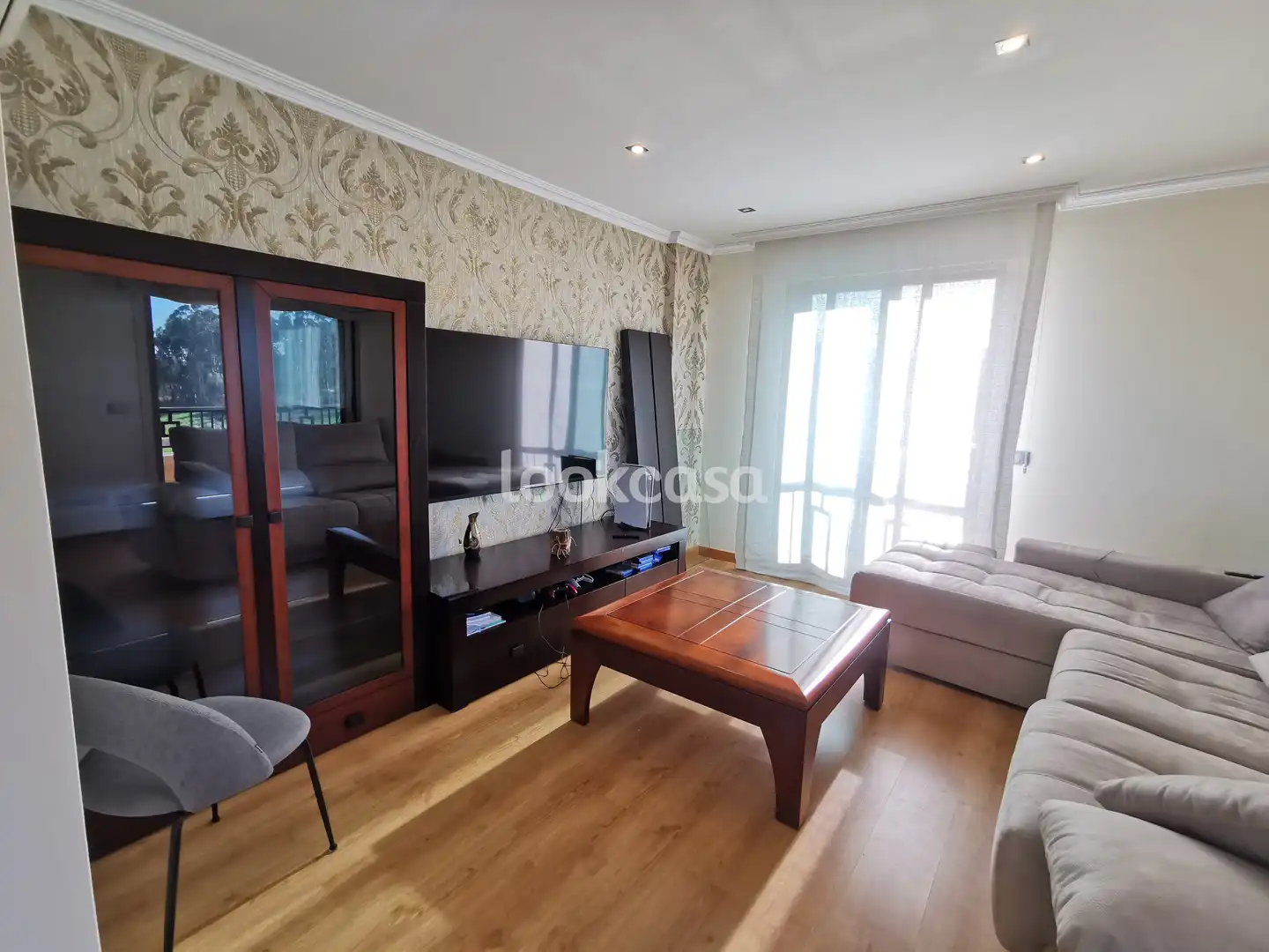 Living room of Flat for sale in Sanxenxo  with Heating, Private garden and Parquet flooring