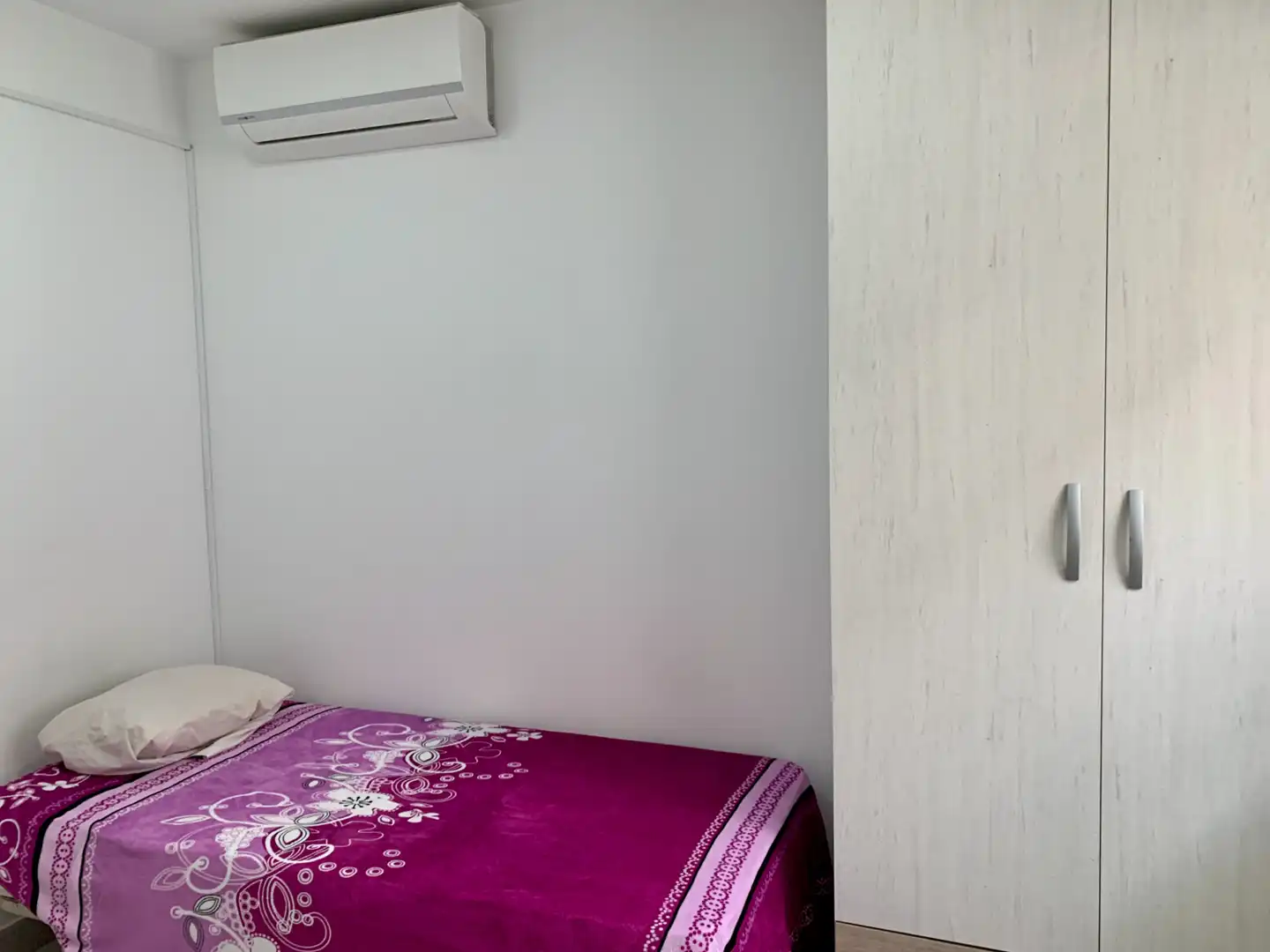 Bedroom of Attic for rent in Granada  with Air Conditioner, Heating and Parquet flooring