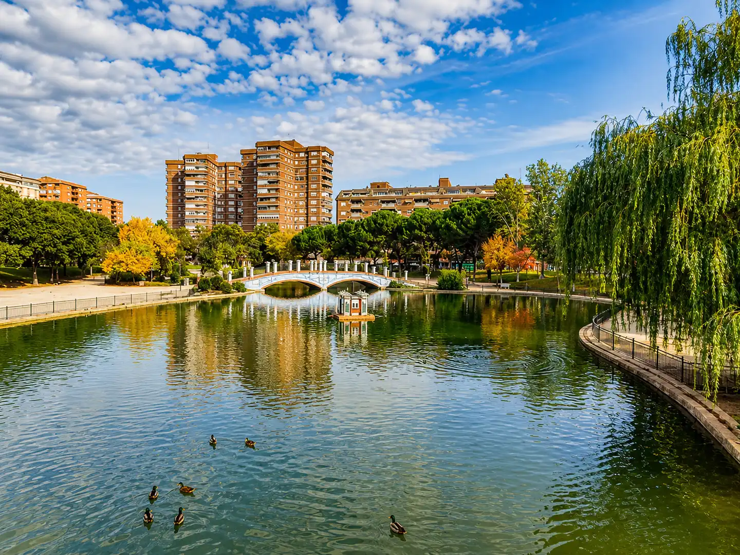 Außenansicht von Wohnungen zum Verkauf in Madrid mit Klimaanlage, Heizung und Parkett