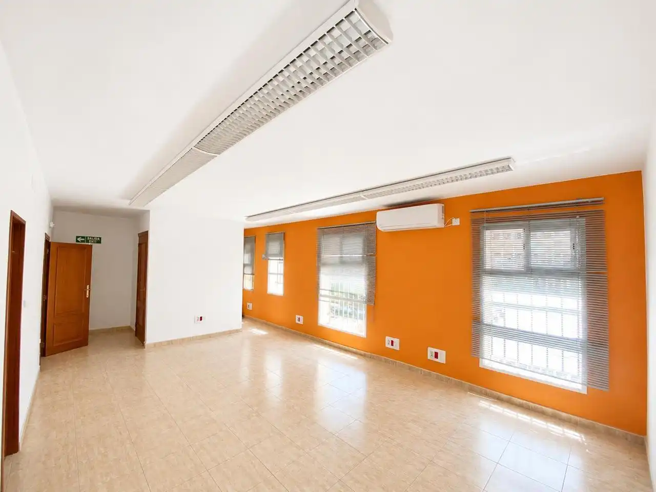 Commercial properties for rent in Mérida  with Air Conditioner
