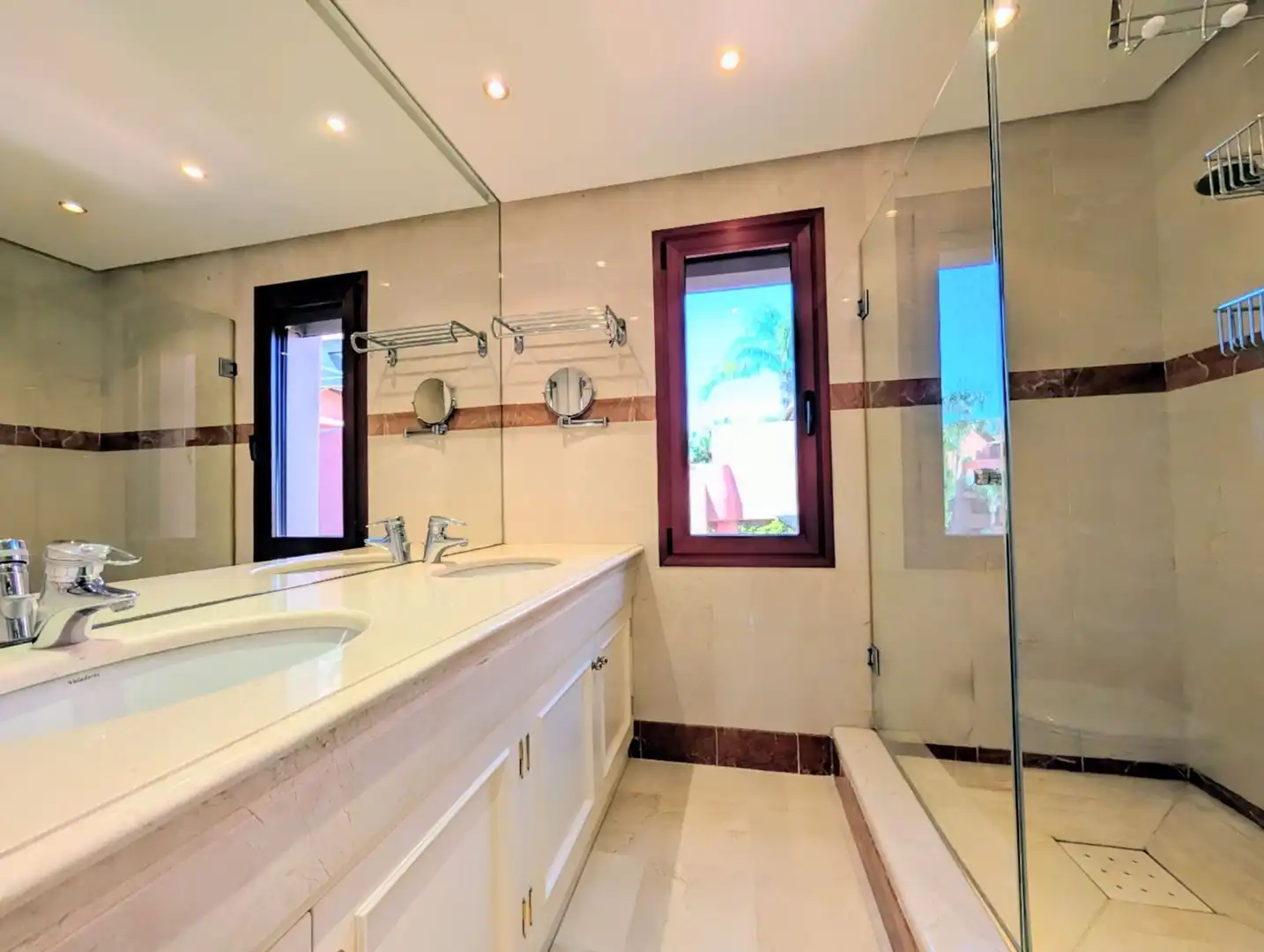 Baño de Ático en venta en Estepona con Aire acondicionado, Calefacción y Terraza
