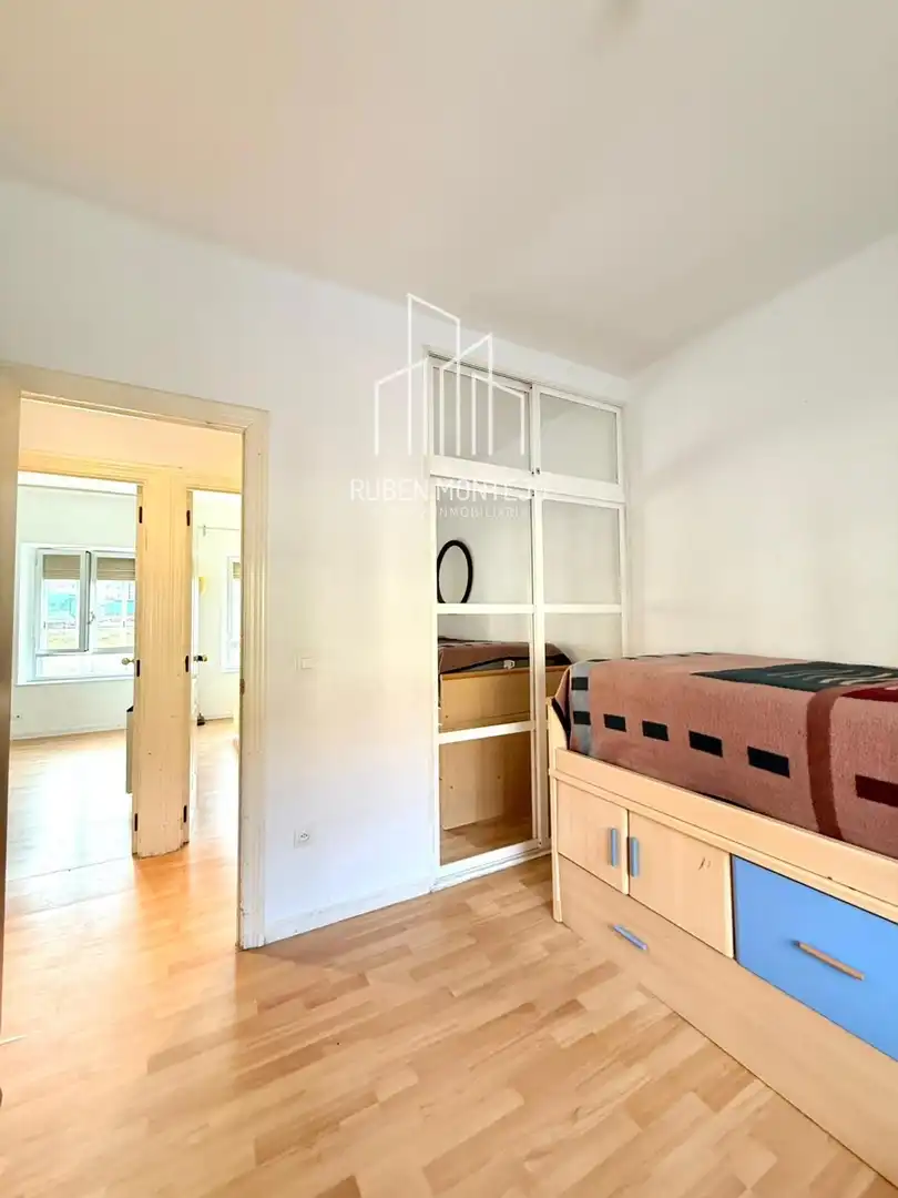 Bedroom of Flat for sale in Salamanca  with Heating, Oven and Washing machine