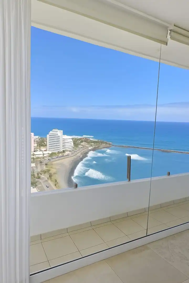 Vista exterior de Apartament en venda en Puerto de la Cruz amb Aire condicionat, Terrassa i Traster