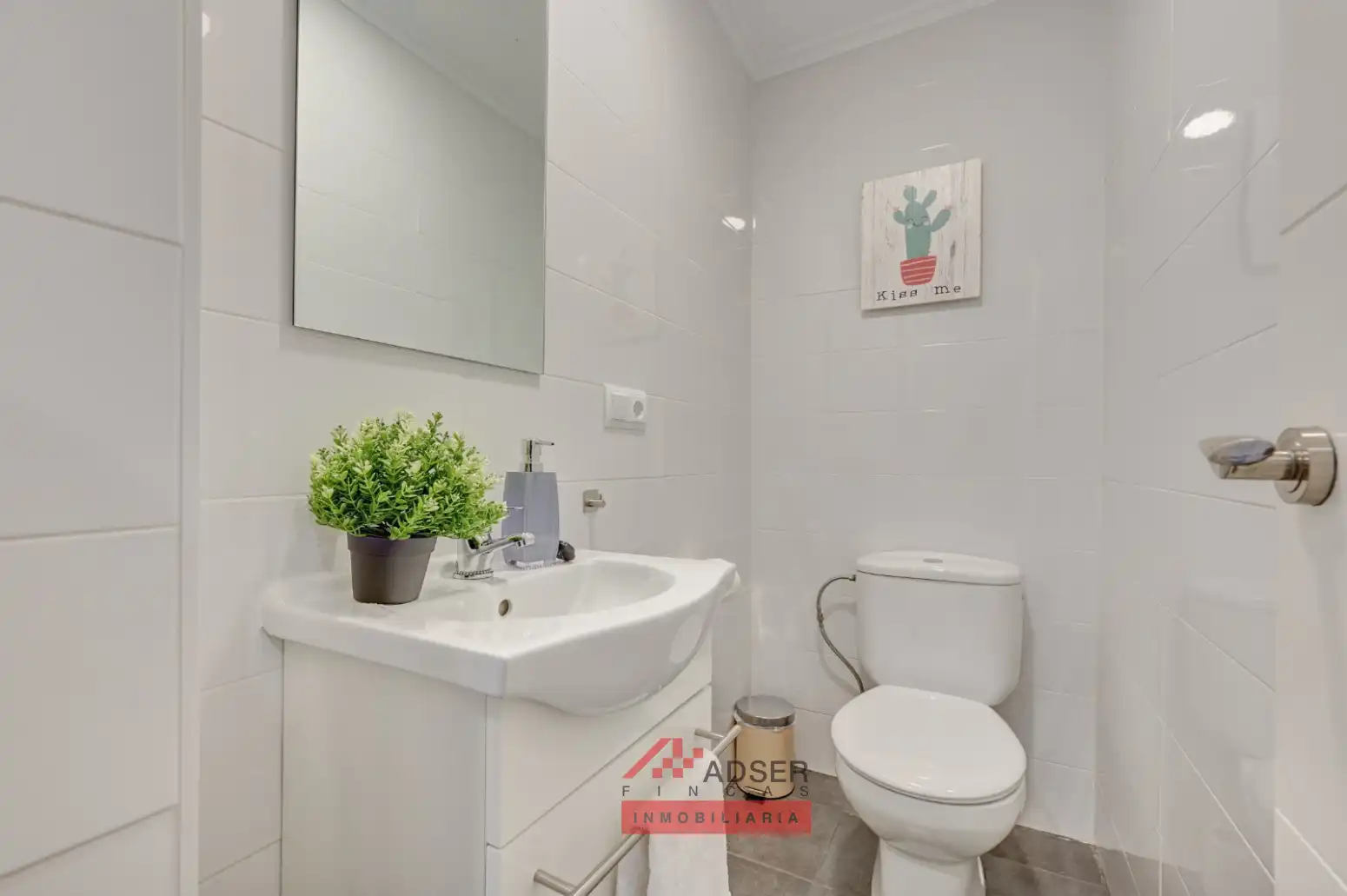 Bathroom of Flat for sale in  Logroño  with Heating and Terrace