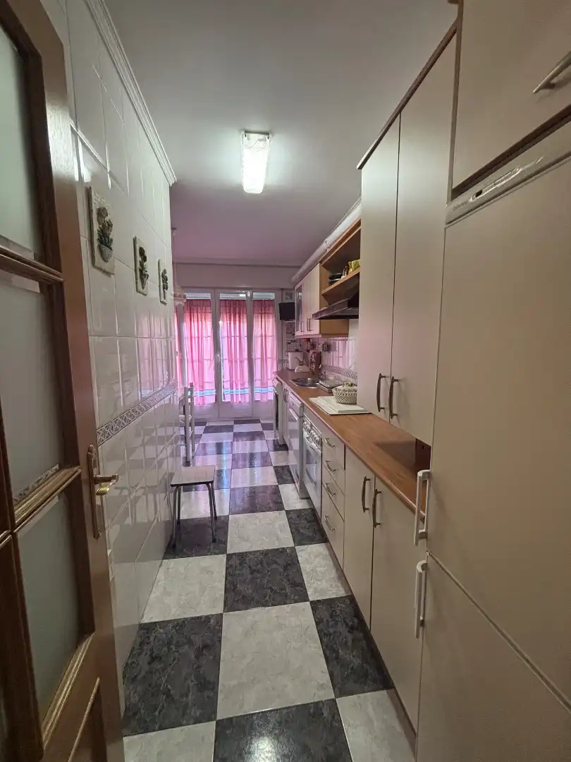 Cocina de Casa o chalet en venta en Valladolid con Calefacción, Jardín privado y Parquet