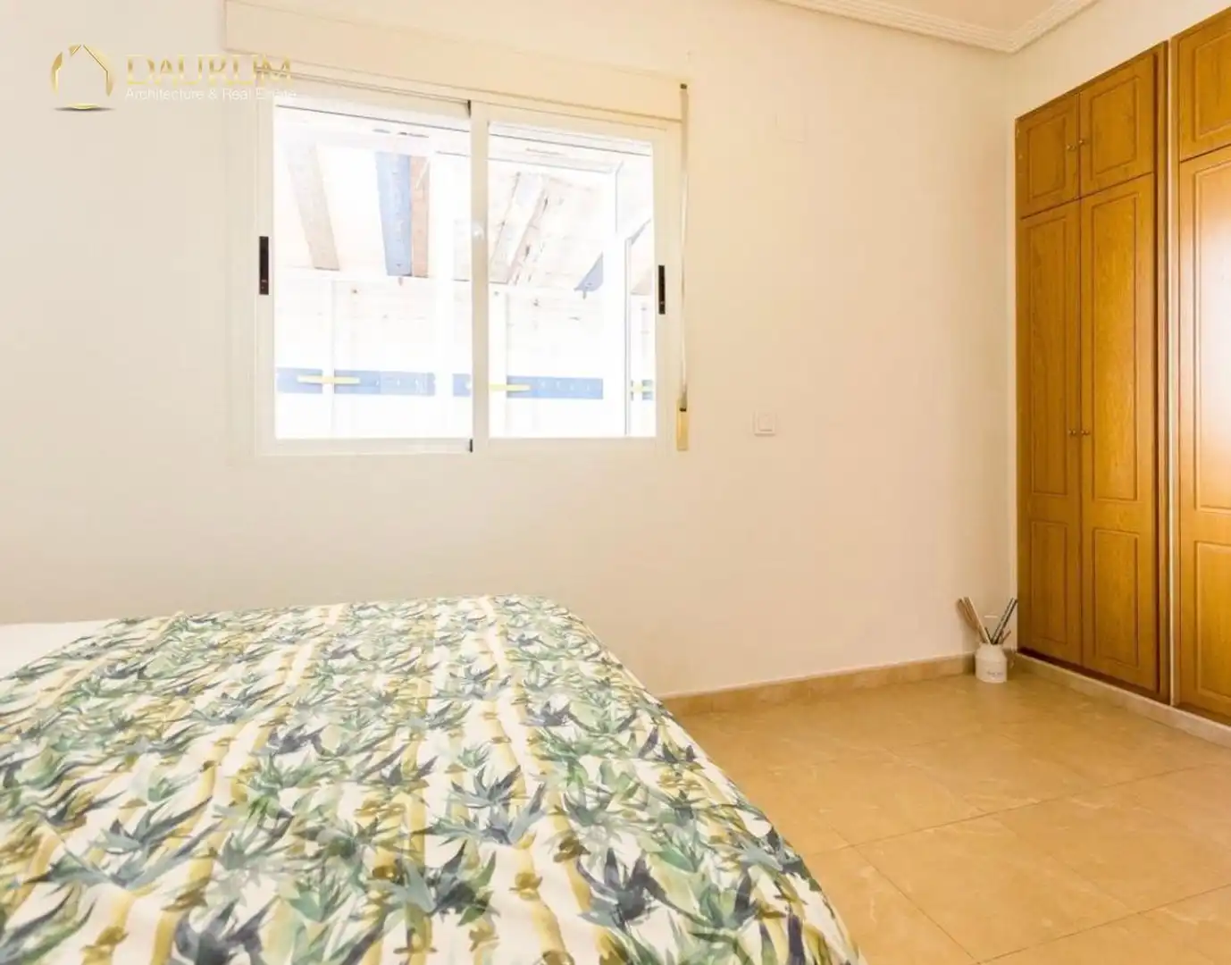 Schlafzimmer von Dachboden zum Verkauf in Santa Pola mit Klimaanlage, Heizung und Terrasse