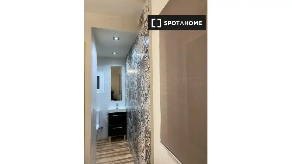 Flat with terrace to rent in Extramurs, imagen 4