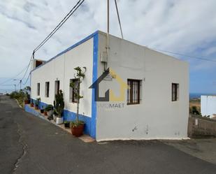 Vista exterior de Casa o xalet en venda en Icod de los Vinos amb Jardí privat, Terrassa i Traster