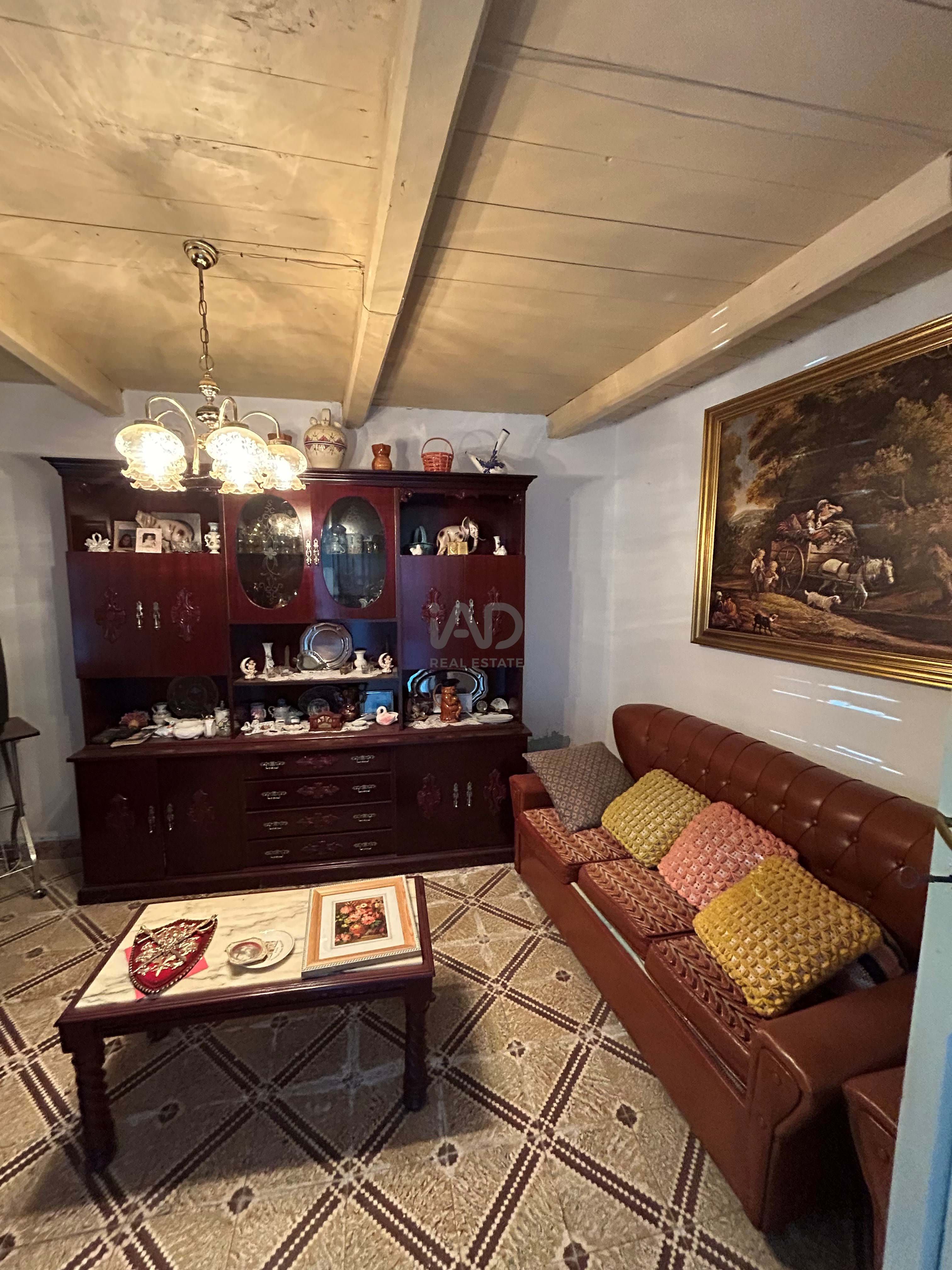 Sala d'estar de Casa o xalet en venda en San Adrián del Valle amb Calefacció